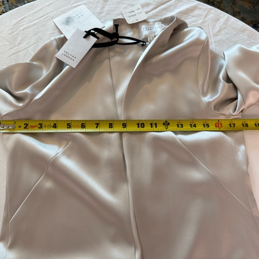 NWT Galvan London Platinum Silk Bell Sleeve Jacket Bridal Quiet Luxury‎ Luxe 8 - Picture 9 of 13
